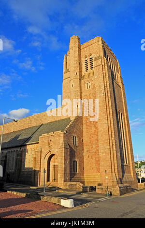 La cathédrale Saint-colomba RC, Oban, Ecosse, baigné de lumière du soleil du soir. Banque D'Images