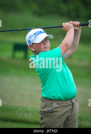 Adolescent enfant Junior golf golfeur Banque D'Images