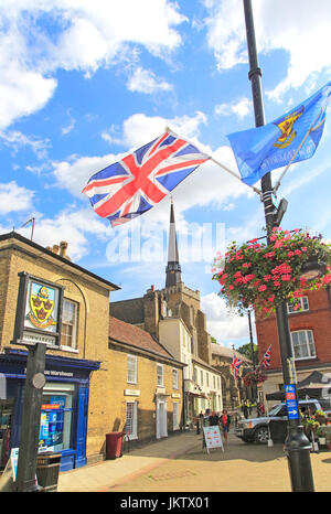De drapeaux spire St Peter and St Mary Church en centre-ville, Stowmarket, Suffolk, Angleterre, RU Banque D'Images