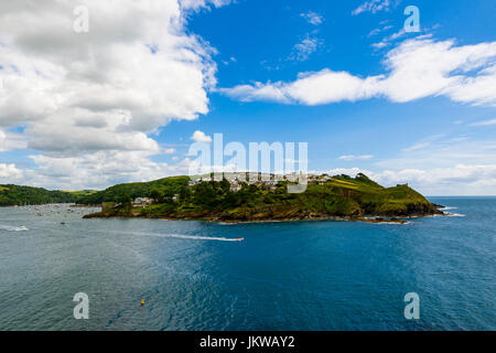 St Catherines Château près de Fowey est un ancien poste de protection qui a unprecedneted vues sur le port et les marins. Banque D'Images