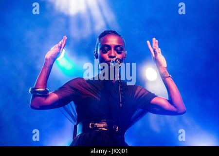 Milano, Italie. 24 juillet, 2017. Morcheeba effectue live au Magnolia à Milan. Credit : Mairo Cinquetti/Pacific Press/Alamy Live News Banque D'Images