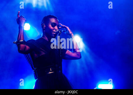 Milano, Italie. 24 juillet, 2017. Morcheeba effectue live au Magnolia à Milan. Credit : Mairo Cinquetti/Pacific Press/Alamy Live News Banque D'Images