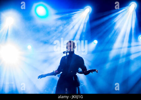 Milano, Italie. 24 juillet, 2017. Morcheeba effectue live au Magnolia à Milan. Credit : Mairo Cinquetti/Pacific Press/Alamy Live News Banque D'Images