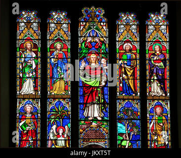 La résurrection de Jésus Christ, saint Matthieu, Marc, Luc, Jean, Pierre et Paul, saint, saints, vitrail par William Wailes, 1853, Swaffham Banque D'Images