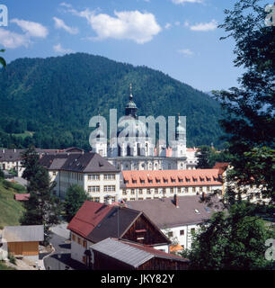 Blick auf Kloster Ettal Ettal im Dorf dans Oberbayern bei Garmisch-Partenkirchen, Allemagne, années 1980 er. Vue sur Ettal monastère dans le village de Ettal Oberbayern près de Garmisch-Partenkirchen, Allemagne, 1980. Banque D'Images