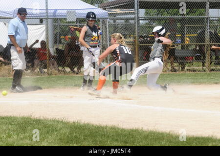 Les jeunes filles Football Softball Banque D'Images