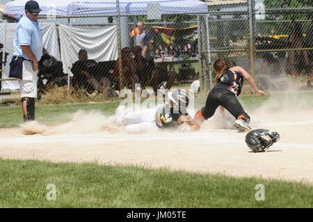 Les jeunes filles Football Softball Banque D'Images