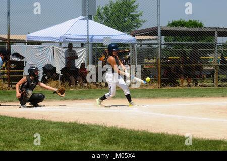 Les jeunes filles Football Softball Banque D'Images