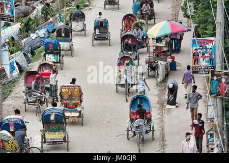 Le trafic de pousse-pousse, Dhaka, Bangladesh Banque D'Images