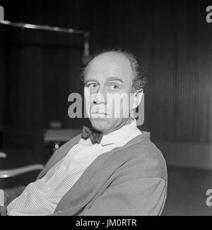 Acteurs et Actrices Deutscher Werner Hinz à Hamburg, Deutschland 1950er Jahre. L'acteur allemand Werner Hinz à Hambourg, Allemagne 1950. Banque D'Images