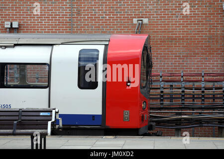 L'avant du train de tube Pic par Gavin Rodgers/Pixel 8000 Ltd Banque D'Images