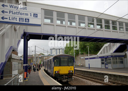 Hamilton, Scotland, UK. 25 juillet. Nouveau dispositif anti-moustiques adolescents installés à la gare centrale de Hamilton pour tenter de limiter des gangs de jeunes adultes se rassemblent à la gare et causant des perturbations. Gerard crédit Ferry/Alamy Live News Banque D'Images