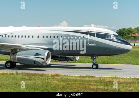 À partir de new york avec des Airbus A319 CJ administré par Dmitry rybolovlev, qui est propriétaire de l'as monaco, joué à Turin la demi-finale de ligue des champions. bizjet Banque D'Images