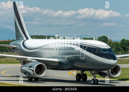 À partir de new york avec des Airbus A319 CJ administré par Dmitry rybolovlev, qui est propriétaire de l'as monaco, joué à Turin la demi-finale de ligue des champions. bizjet Banque D'Images