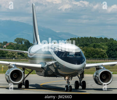 À partir de new york avec des Airbus A319 CJ administré par Dmitry rybolovlev, qui est propriétaire de l'as monaco, joué à Turin la demi-finale de ligue des champions. bizjet Banque D'Images