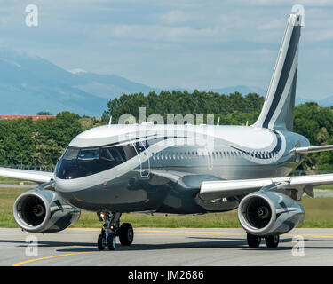 À partir de new york avec des Airbus A319 CJ administré par Dmitry rybolovlev, qui est propriétaire de l'as monaco, joué à Turin la demi-finale de ligue des champions. bizjet Banque D'Images