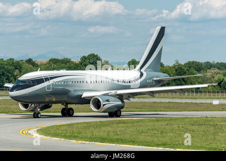 À partir de new york avec des Airbus A319 CJ administré par Dmitry rybolovlev, qui est propriétaire de l'as monaco, joué à Turin la demi-finale de ligue des champions. bizjet Banque D'Images