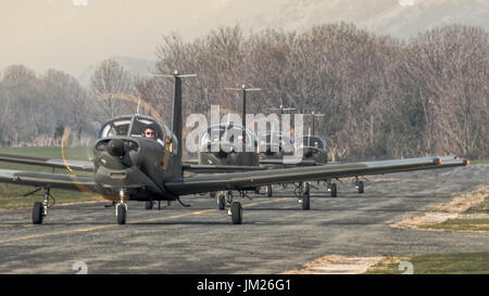 L marchetti s208m est un avion construit en 1968, utilisé pour la formation, le transport de marchandises et de services de santé. dans cette série il conclused a un vol pour étudiant. Banque D'Images