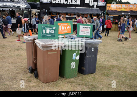 Festival Latitude 2017, Henham Park, Suffolk, UK. Bacs de recyclage et des déchets Banque D'Images