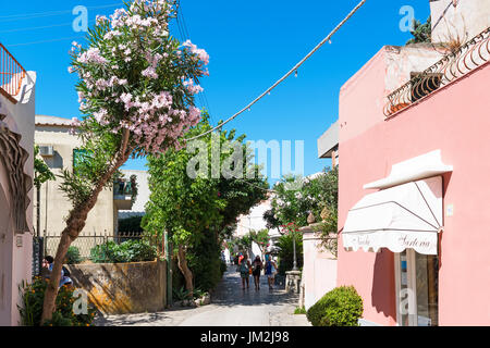 Maisons dans la ville d'Anacapri, sur l'île de Capri, Italie. Banque D'Images