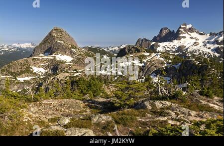 Colombie-Britannique Pacific Northwest Coast Mountains Landscape Range. Pittoresque bassin alpin de Shannon randonnée au-dessus de la télécabine Squamish Canada Sea to Sky Banque D'Images