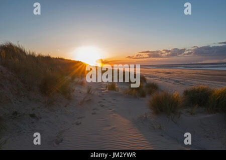 Dunes de sable et la plage, Holkham National Nature Reserve, North Norfolk Banque D'Images