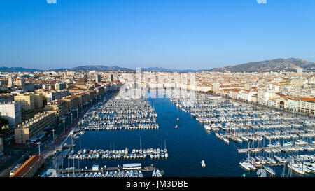 Photographie aérienne du vieux port à Marseille ville, France Banque D'Images