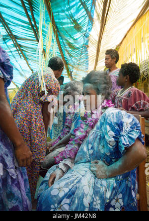 Deux couverts dans la farine pendant un mariage traditionnel, Malampa Province, l'île d'Ambrym, Vanuatu Banque D'Images