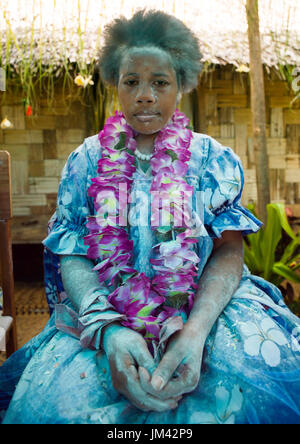 Mariée couverts dans la farine pendant un mariage traditionnel, Malampa Province, l'île d'Ambrym, Vanuatu Banque D'Images