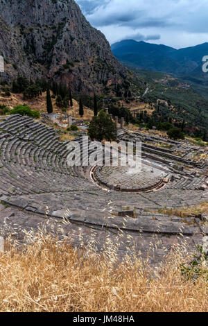 Le théâtre, Delphes, Grèce Centrale, Grèce Banque D'Images