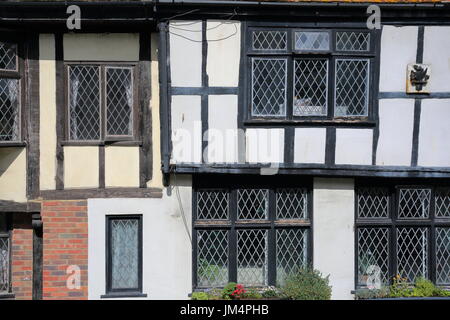 HASTINGS, Royaume-Uni - 22 juillet 2017 : 16e siècle encadrée à colombages et des maisons médiévales de la vieille ville de Hastings Banque D'Images