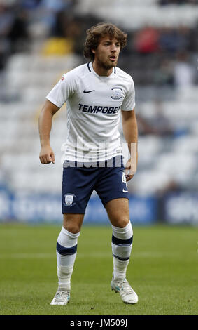 Ben Pearson de Preston North End pendant le match amical d'avant-saison à Deepdale, Preston. APPUYEZ SUR ASSOCIATION photo. Date de la photo: Mardi 25 juillet 2017. Voir PA Story SOCCER Preston. Le crédit photo devrait se lire: Martin Rickett/PA Wire. RESTRICTIONS : aucune utilisation avec des fichiers audio, vidéo, données, listes de présentoirs, logos de clubs/ligue ou services « en direct » non autorisés. Utilisation en ligne limitée à 75 images, pas d'émulation vidéo. Aucune utilisation dans les Paris, les jeux ou les publications de club/ligue/joueur unique. Banque D'Images