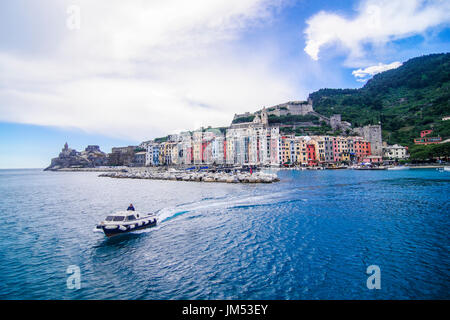 Vue panoramique sur Porto Venere une ville pittoresque sur la côte ligure de l'Italie Banque D'Images