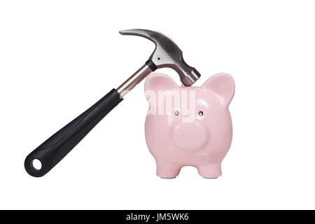 Épargner pour un projet d'amélioration d'accueil concept avec un nouveau marteau en acier reposant sur un pink piggy bank isolated on white with copy space Banque D'Images