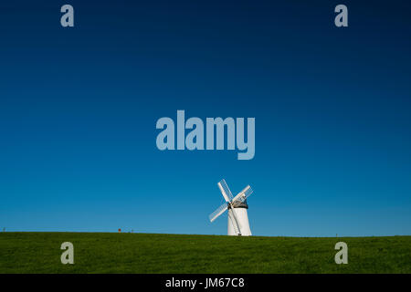 Ballycopeland Moulin, près de Millisle, comté de Down, Irlande du Nord a été rénové en été 2017 et est le seul moulin à vent de l'Irlande. Banque D'Images