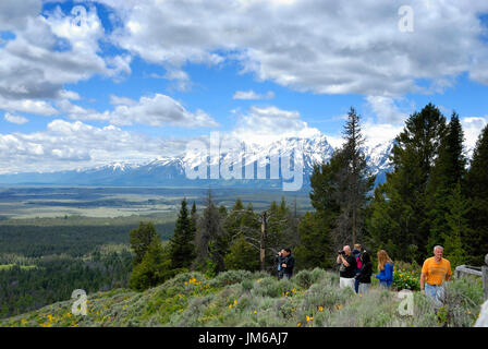 Vue sur la vallée de Jackson donnent sur le lac, Grand Tetons National Park, Wyoming, USA Banque D'Images