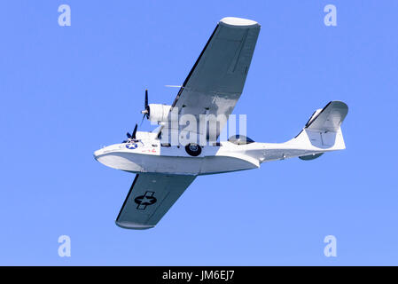 PBY-5A Catalina Flying Boat volant à la Bray Air Show. Banque D'Images