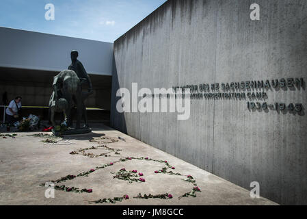 Sachsenhausen est un camp de concentration Nazi, achevée en septembre 1938 dans la zone appelée Sandhausen ( maintenant ) dans l'Oranienburg Sachsenhausen aerea, 35 kilomètres au nord de Berlin. Elle était déjà active depuis le 22 mars 1936 comme un camp de travail pour prisonniers politiques , sur juillet 19,2017 à Berlin, Allemagne. (Photo par Andrea Ronchini/Pacific Press) Banque D'Images