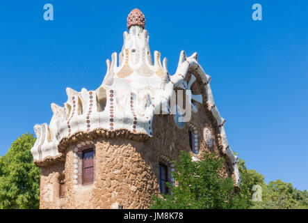 Catalunya de Barcelone Parc Güell Parc Güell de Barcelone Barcelone libre porters lodge casa del guarda détail toit Barcelone Espagne eu Europe Catalogne Banque D'Images