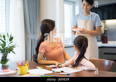 Jeune famille chinoise Banque D'Images