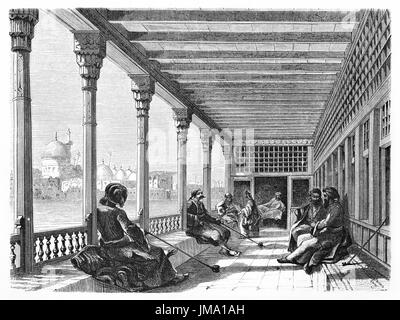 Vieille illustration d'hommes dans le café véranda à Bagdad, Iraq. Créé par Flandin, publié sur le Tour du Monde, Paris, 1861. Banque D'Images