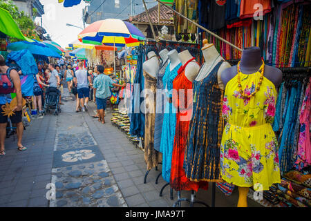 BALI, INDONÉSIE - Mars 16, 2016 : Avis de la commercial et des activités de négociation du marché principal à Ubud Bali Indonésie l'île de ville Banque D'Images