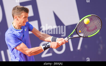 Hambourg, Allemagne. 26 juillet, 2017. Andrey Kuznetsov, de Russie en action contre F. Mayer de l'Allemagne dans le men's single à l'ATP-Tour Tennis Open allemand à Hambourg, Allemagne, 26 juillet 2017. Photo : Daniel Bockwoldt/dpa/Alamy Live News Banque D'Images