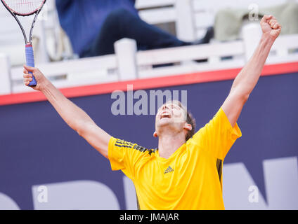 Hambourg, Allemagne. 26 juillet, 2017. Florian Mayer de l'Allemagne joue contre A. Kuznetsov, de Russie, et célèbre dans le men's single à l'ATP-Tour Tennis Open allemand à Hambourg, Allemagne, 26 juillet 2017. Photo : Daniel Bockwoldt/dpa/Alamy Live News Banque D'Images