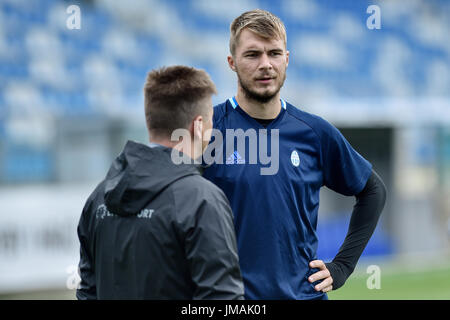 Mlada Boleslav, République tchèque. 26 juillet, 2017. L'avant du FK Mlada Boleslav Nikolay Komlichenko participe à une session de formation avant le 3e tour de qualification, 1ère manche du Championnat européen de football match FK Mlada Boleslav vs Skenderbeu albanaise dans la région de Mlada Boleslav, République tchèque, le 26 juillet 2017. Photo : CTK Radek Petrasek/Photo/Alamy Live News Banque D'Images