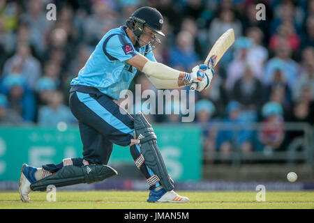 Leeds, UK. 26 juillet, 2017. David Willey (Yorkshire Vikings) au cours de la Natwest T20 jeu entre le Yorkshire Vikings v Jets Durham le mercredi 26 juillet 2017. Photo par Mark P Doherty. Credit : Pris Light Photography Limited/Alamy Live News Banque D'Images