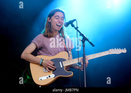 Barcelone - 2 juin : Julien Baker (auteur-compositeur-interprète folk) se produit en concert au Primavera Sound Festival 2016 le 2 juin 2016 à Barcelone, Espagne. Banque D'Images