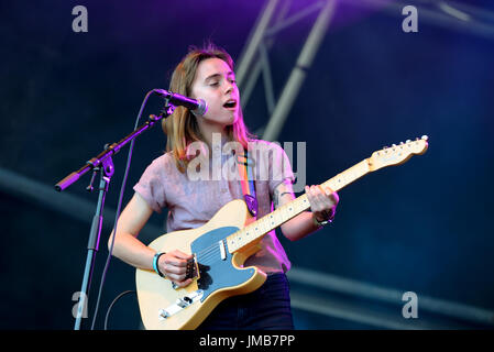 Barcelone - 2 juin : Julien Baker (auteur-compositeur-interprète folk) se produit en concert au Primavera Sound Festival 2016 le 2 juin 2016 à Barcelone, Espagne. Banque D'Images