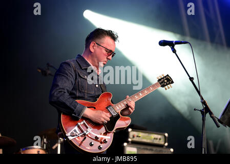 Barcelone - 4 juin : Richard Hawley (band) produisent en concert au Primavera Sound Festival 2016 le 4 juin 2016 à Barcelone, Espagne. Banque D'Images