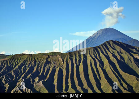 Le Mont Bromo Tengger Semeru, parc national dans l'Est de Java, Indonésie. Banque D'Images